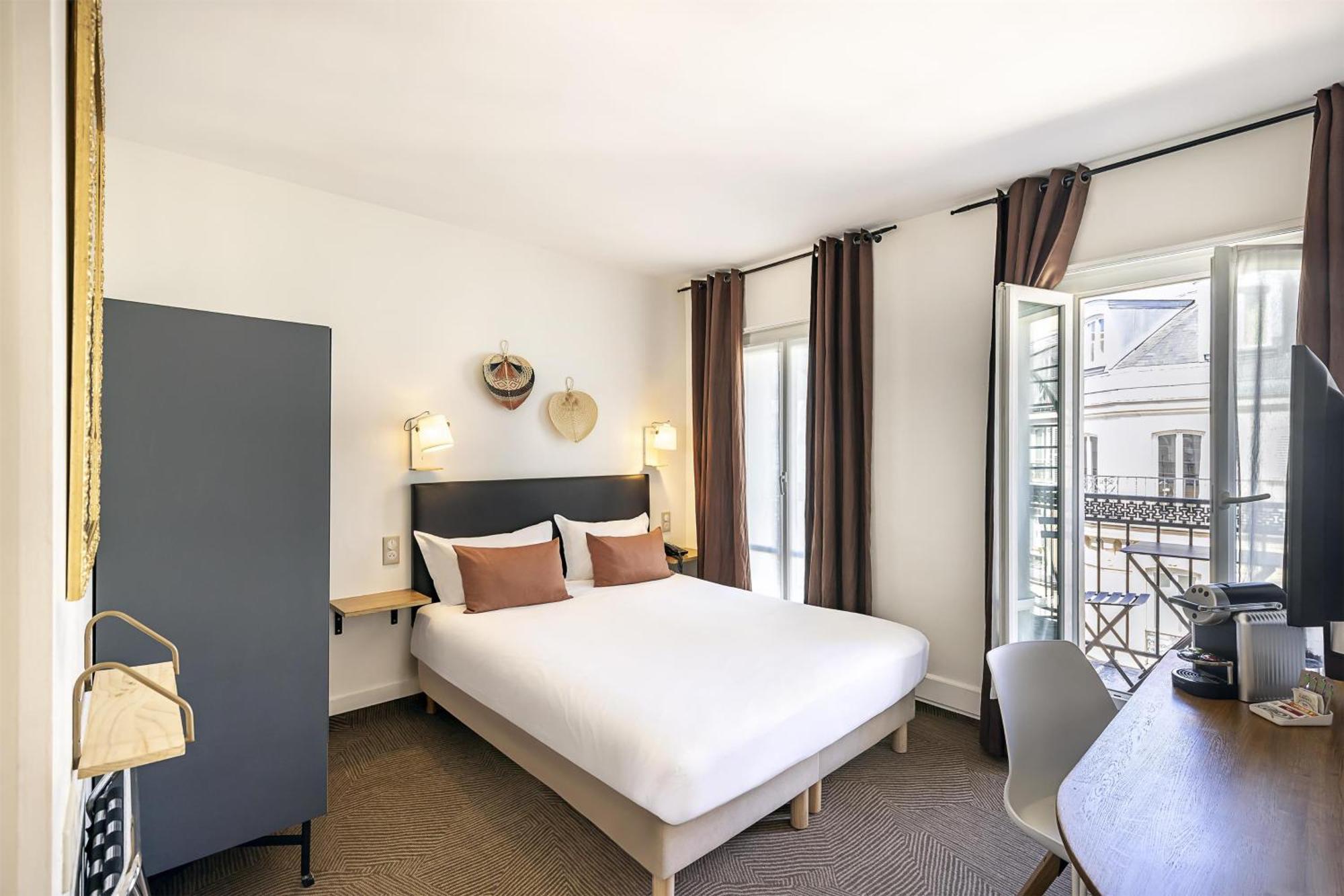 Western Aramis Saint Germain